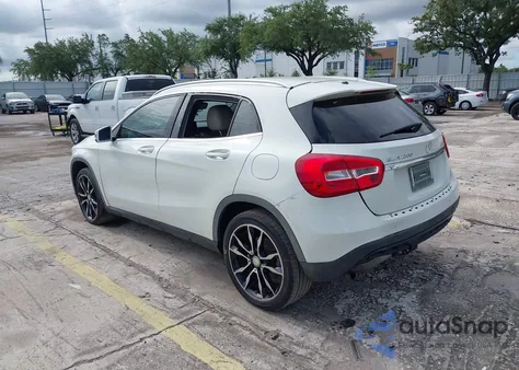 2016 Mercedes-Benz Gla z USA, uszkodzony, nr VIN WDCTG4EBXGJ249477